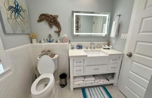 Canal Front Retreat w Boat Dock & Coastal Views - Foto 15