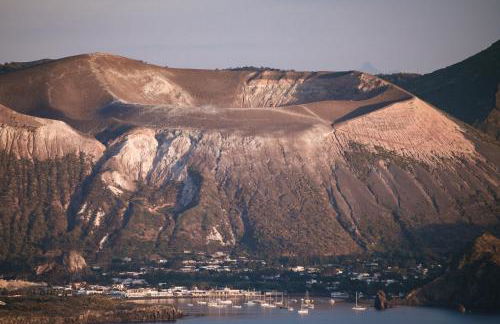 Case Quattrocchi - Giardino e Terrazzi con vista Panoramica sul Mare, Etna e Vulcano - Foto 17