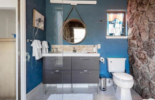 Relax and Rejuvenate- Lafayette Treehouse with Cave Spa, Waterfall, and Incredible Views - Foto 9