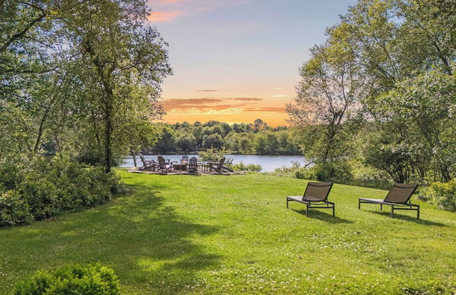 Waterside Haven by Avantstay Lakefront, Hot Tub, Game Room, Fire Pit - Photo 42