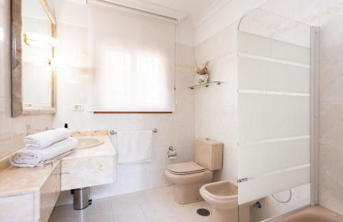 One & Only Sports and Relax Villa by Eden Rentals - Foto 51