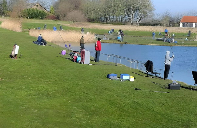 Appealing Bungalow With Garden - Photo 45