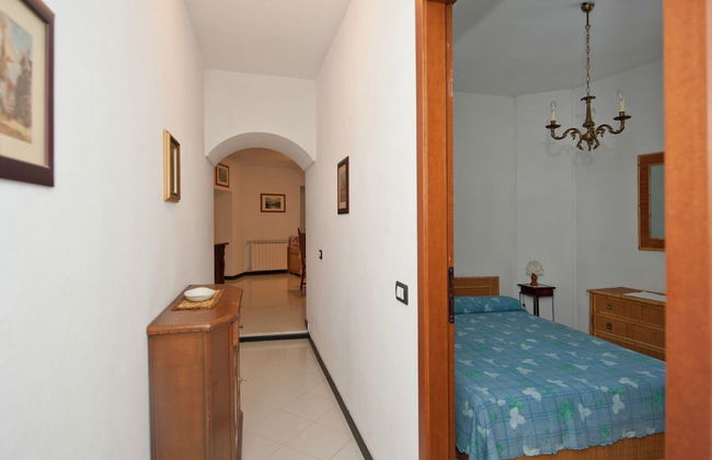 Inviting Holiday Home With Terrace, Garden Furniture, BBQ - Foto 6