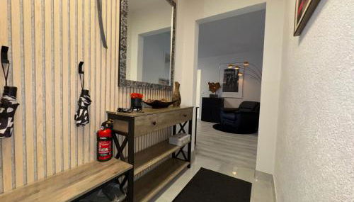 Familienfreundliche geräumige Design-Wohnung mit Balkon im Zentrum - APOLONIAliving - Foto 4, Lobby or reception