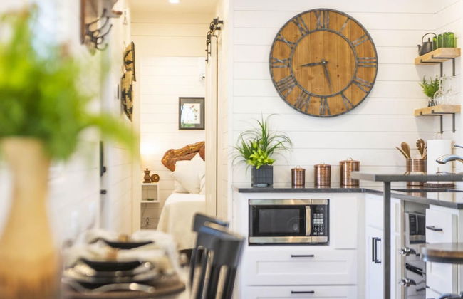 The Woods- Container Tiny House 12 min to Magnolia Baylor Downtown - Foto 1