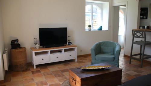 Le Vieil Home, au pied de la cité médiévale - Foto 2