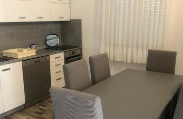 Very spacious - fully air conditioned - apartment nearby Vir bus station - Foto 7