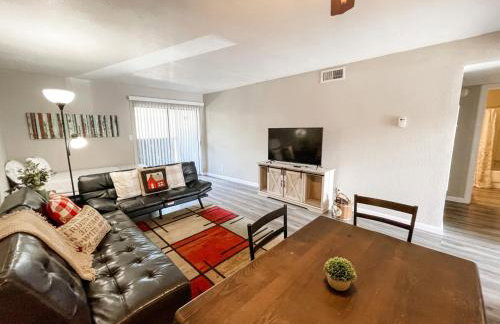 Perfect for Group with 2BR, 2BA and Pool - Foto 6