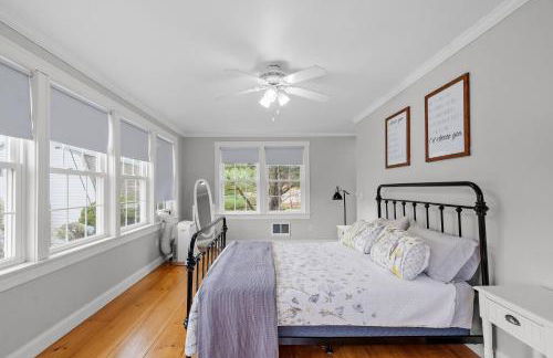 Charming Kennebunk Cape - Walk to Dock Square! - Foto 23