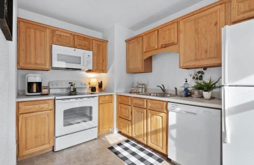 Sunlit Scandi Haven - Walk to Whitworth U & Shops - Foto 19