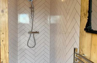 Willow Court Farm, The Copper Castle & Petting Farm, 8 min to Legoland & Windsor, 15 min to Lapland UK - Foto 16