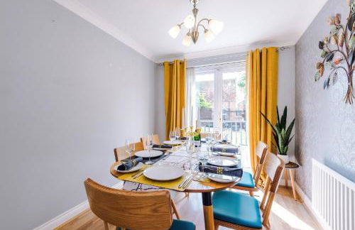 Beach Retreat with Hot Tub Sleeps 8 - Foto 57