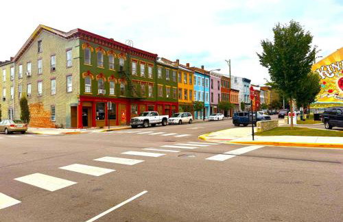 The Riverstone Getaway in historical Madison, IN - Foto 16