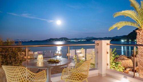 8MOONS Boutique Apartments - Photo 1