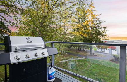 Incredible Water Views, Deck Relaxing Retreat Greenbank Getaway by Avantstay - Foto 56