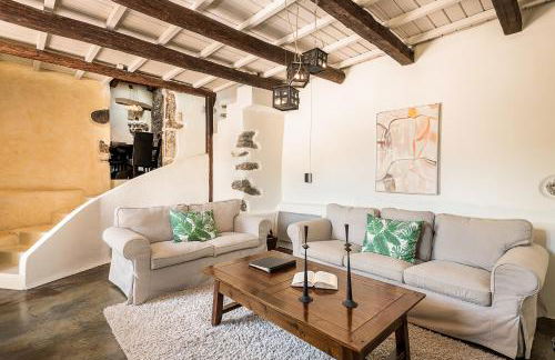 Verekinthos Villas - Pool, Hot Tub, BBQ, Kids Playground, Stunning Mountain Views - Photo 19