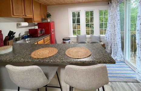 Cheerful 1 Bedroom Cottage Close to Everything 2 - Foto 3