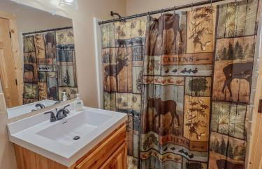 The Lodge at Hocking Hills - 2 Hot Tubs - 6 acres - Lake access - Photo 43