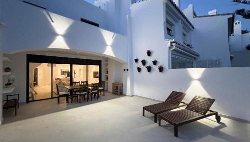 Casabel Beach Villa Playa Alicate Marbella - Photo 2, sunbed