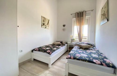 Villa Divina with private heated pool - Photo 22