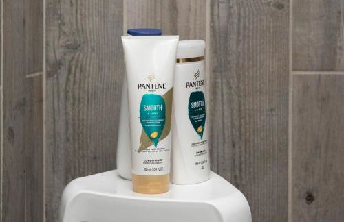 Spacious Bates-Hendricks Home ~ 5 Min to Lucas Oil - Foto 8