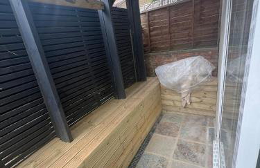 Newly Renovated 1-Bed Apartment with Private Patio - Foto 17