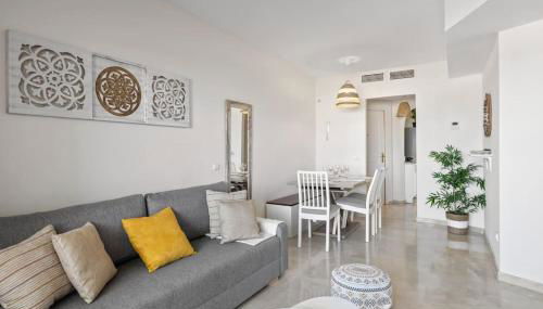 Beautiful 3 Bed Stylish & Cozy Apartment - Susanna Suite - Photo 5