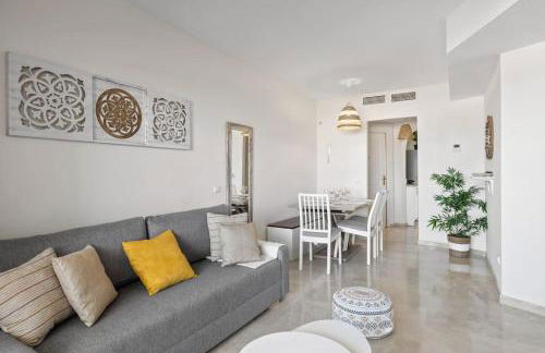 Beautiful 3 Bed Stylish & Cozy Apartment - Susanna Suite - Photo 5