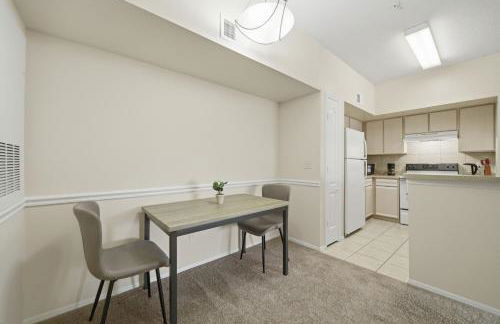 Upscale 1BR Apartment Home - Foto 9