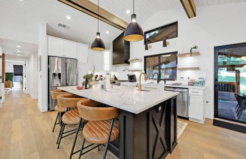 Family-Friendly Luxe Home with Sauna - mins to UO - Foto 10