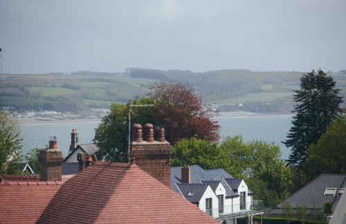 Footprints - gorgeous coastal apartment with sea views - Photo 3