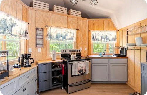 Serenity Cabin - Cozy Mountain retreat near Shenandoah National Park - Photo 12