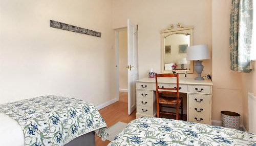 Family home-from-home cottage on working estate - Foto 5