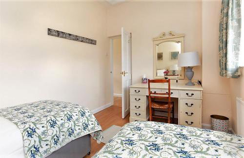 Family home-from-home cottage on working estate - Foto 5