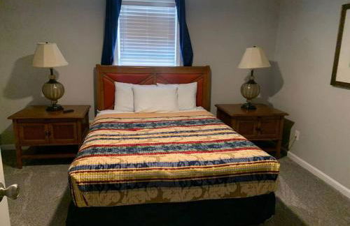 Luxury Pool with King beds Near Shops and Dining - Foto 64