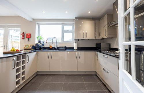 AvenueHouse-Airport-FREEParking&WIFI - Foto 19