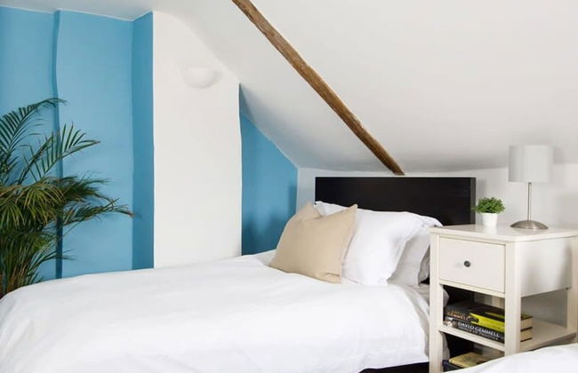 Charming 3bd Townhouse Right in the City Centre - Photo 7