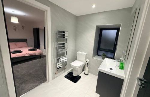 Luxury home 5 bedroom 3 bathroom games room parking - Foto 27