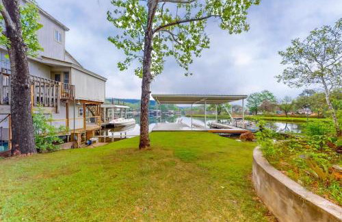 Wonderful Lakefront Home with Yard, Water Views, Central AC, WiFi, Private W/D - Foto 25