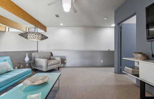 Stylish Gated TH + private heated pool + hot tub - Foto 26