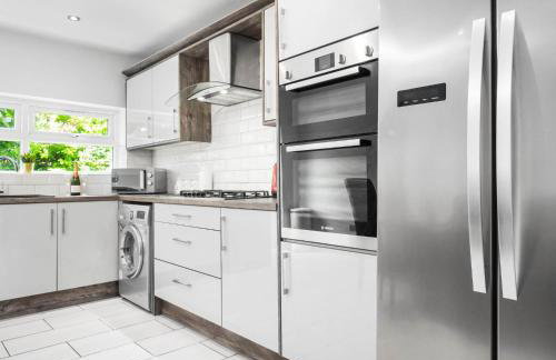 Stylish 3 Bedroom House - Pool & Tennis Table - Garden - Off Street Parking 782S - Foto 6