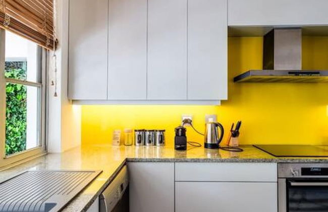 Immaculate Camps Bay Villa w Jacuzzi Views Pool Villa Grenache - Photo 31