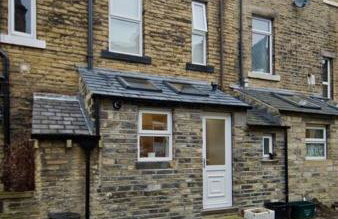 Sleeps 5 - 3 Bedrooms - walk to the square hosted Happy Valley cast - Foto 55