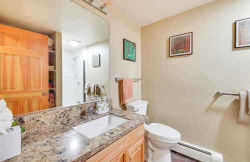 2 Mi to Diamond Peak! Corner-Unit Condo with Hot Tub - Foto 14