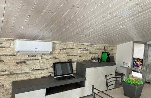 Nel borgo di Capri Leone - Foto 30