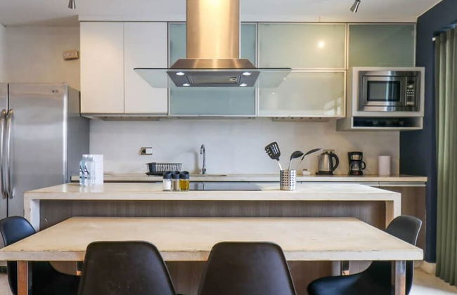 w Picturesque 2BR at Malecon - Photo 4