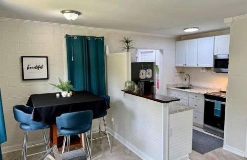 3 Min Walk to Starbucks. Pet Yes - Photo 45