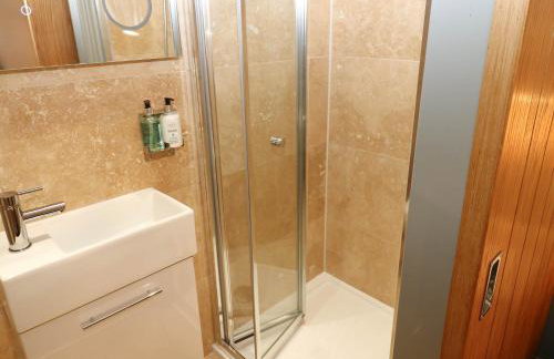 Courtyard Cottage Number 6 - Photo 11