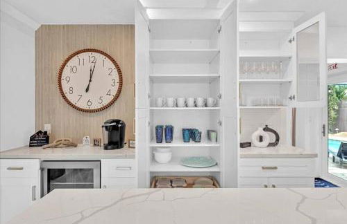 Sunny Days Getaway, 5BD Heated Pool Family Home! - Foto 31