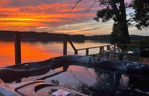 UncleLarry's Lake Place, Sleeps 10 & Hot Tub - Foto 23